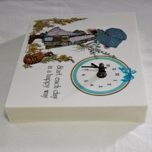 Vintage Holly Hobbie Wall Clock by Trenmark, Inc. With Original Box - Picture 10 of 14